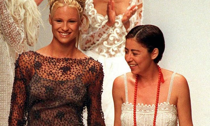 Michelle Hunziker 1998: Modell für Designerin Marella Ferrera (r.)