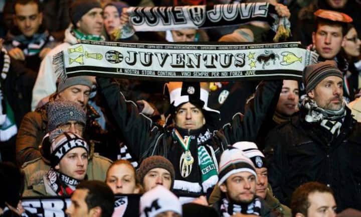 Auch der drittplatzierete, Juventus Turin spielt mit einem Börsenwert von 231 Millionen Euro vorne mit. Performance über die letzten drei Jahre: Minus 75 Prozent. Über die letzten 12 Monate jedoch ein Plus von 19 Prozent.