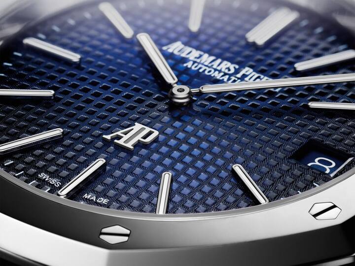 11 Audemars Piguet Royal Oak.jpg