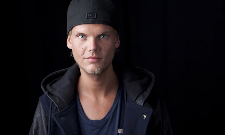 Rang 3: Avicii (24) mit 28 Millionen Dollar.
Tim Bergling ist nach seinem internationalen Hit «Wake Me Up» auch im Rest der Welt ein Begriff. Der 24-Jährige Schwede arbeitet zurzeit an seinem zweiten Album.