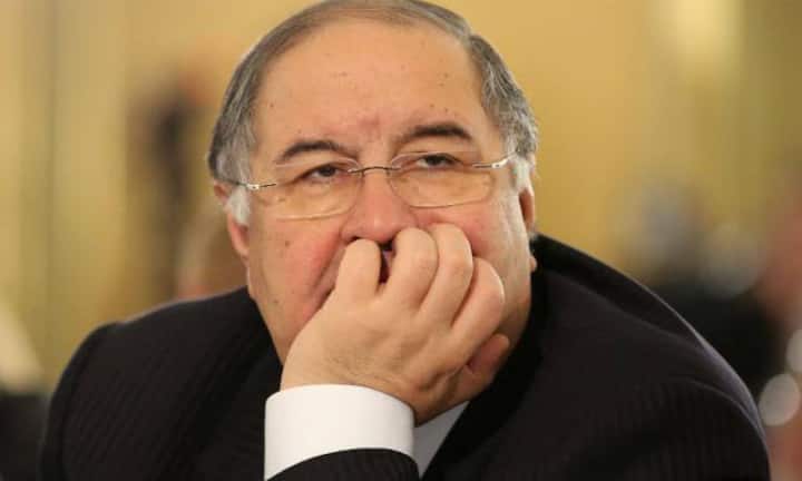 Alischer Usmanow beklagt den drittgrössten Verlust: 4.8 Milliarden Dollar. Das dürfte icn nicht weiter schmerzen. Als Eigentümer der Investmentholding USM kontrolliert er den grössten russischen Eisenerzproduzenten Metalloinvest und das Verlagshaus Kommersant. Mit einem Vermögen von 15.4 Milliarden ist er der reichste Russe – und auf Platz 54 weltweit.