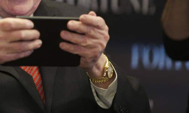 Warren Buffett: Das «Orakel von Omaha» lebt privat bescheiden, doch macht er bei der Uhr eine Ausnahme. Der Chef von Berkshire Hathaway trägt eine Rolex Day-Date. Keystone