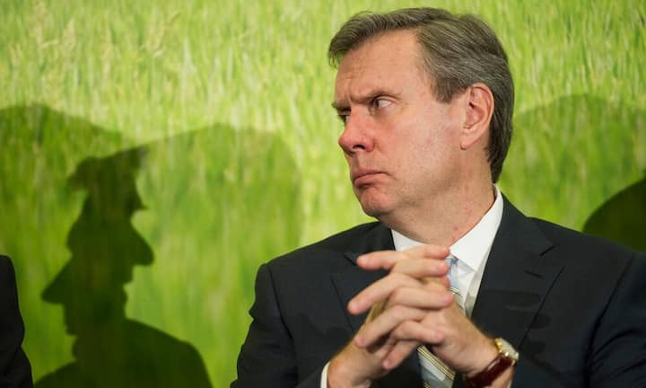 Syngenta-CEO Mike Mack tritt per Ende Oktober zurück. Der Rücktritt kommt nicht völlig überraschend, schlechte Zahlen und unzufriedene Aktionäre setzten dem langjährigen Konzernchef zuletzt schwer zu.