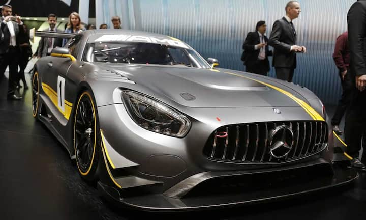 Mercedes-AMG GT3
Mercedes präsentiert mit dem AMG GT3 die Rennversion seines neuen Sportlers AMG GT.