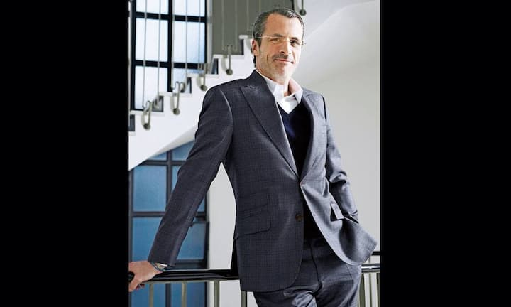 Philippe Gaydoul: Ach wäre er doch nicht so steif. Nicht so sehr darauf bedacht, bloss lässig auszuschauen. Vermutlich weil er glaubt, man nähme ihn sonst als Geschäftsmann und Unternehmer nicht ernst genug, hat sich Philippe Gaydoul in jungen Jahren trotz Gardemass und tollen Features im Gesicht einen stockkonservativen Stil zugelegt. Um es ganz klar zu sagen: Dieser Mann würde einen passablen James Bond abgeben, in der Tradition eines Pierce Brosnan.