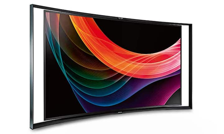 Multitalent: Samsung beendet mit dem Curved OLED TV KE55S9C den Streit um die Fernbedienung. Die Multi-View-Funktion ermöglicht es, mit aktiven 3-D-Brillen inklusive eingebauter Kopfhörer gleichzeitig zwei unterschiedliche Full-HD-Programme auf einem Fernseher zu geniessen – wenn gewünscht auch in 3-D. 9999 Franken.