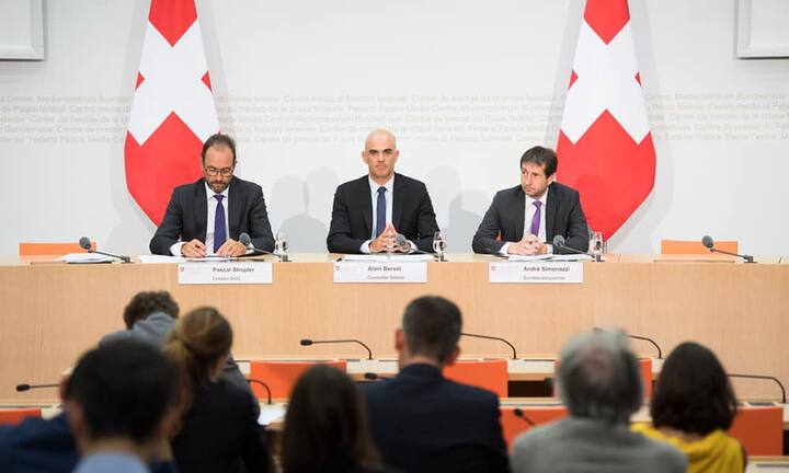 4,1 Milliarden Franken: Die Politik Die Gesundheitspolitiker verfolgen drei Strategien: wegschauen, Pflästerli-Reformen und Prämienverbilligungen verteilen - 4,1 Milliarden Franken pro Jahr.