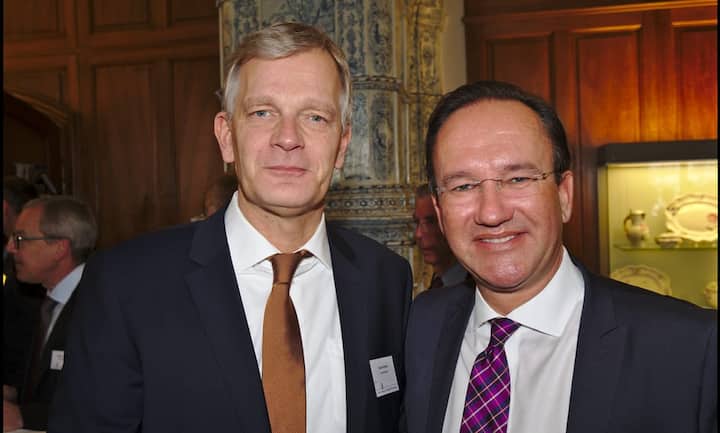 Sven Gohlke, Regional Vorstand Corporates International Europe, Commerzbank Frankfurt;
Marc Steinkat, CEO, Commerzbank Switzerland