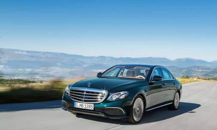 Fährt vornewegDie Mercedes E-Klasse bietet noch keinen Selbstfahrer – aber ein weit ausgereiftes System zur Fahrassistenz. Das Modell ist seit April erhältlich.