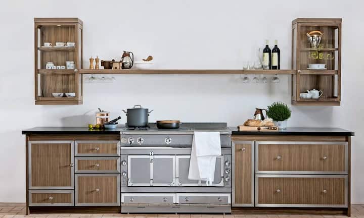 Anpassungsfähig: Die klassische Gestaltung eines La Cornue passt auch in eine moderne Küche.