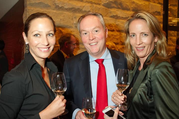 Denise Ginesta, Ginesta Immobilien AG; Frank Oliver Meissner, VRP, Image Wear AG; Bettina Meissner, CEO, Image Wear AG