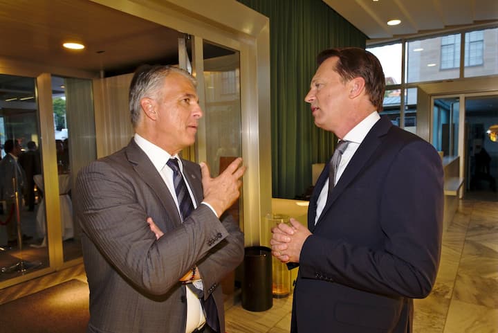 Sergio Ermotti, UBS Switzerland AG;
Dirk Schütz, Bilanz