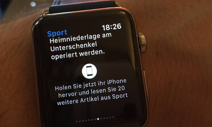 ... ein Wisch nach unten beim jeweiligen Beitrag, und man kann einen längeren Text dazu lesen. Falls man noch nicht genug hat, wird man eingeladen, aufs iPhone zu wechseln.