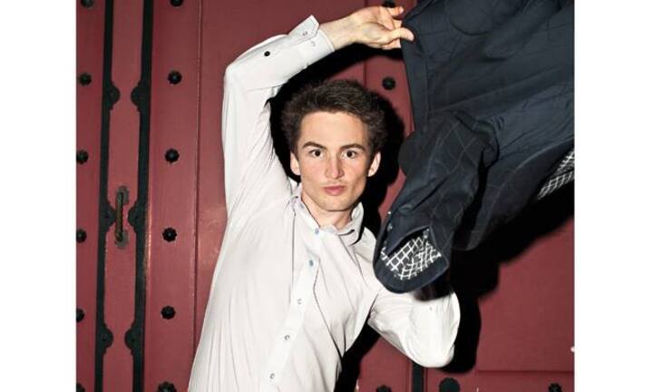 David Bachmann, 24, Co-Gründer und VR-Präsident SuitArt und Diamond Heels, Glattbrugg ZH.
Gründung: 2009 und 2011 / Geschäftsmodell: Massanzüge on- und offline (SuitArt), Damenschuhe
nach Mass (Diamond Heels) / Mitarbeiter: 30 / Umsatz: keine Angaben / Wert: 16 Millionen Franken.