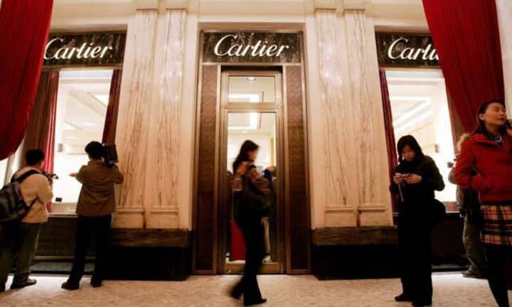 Luxus-Shopping in Shanghai: In China leben 2,378 Millionen Menschen mit über einer Million auf der hohen Kante – Platz 2.