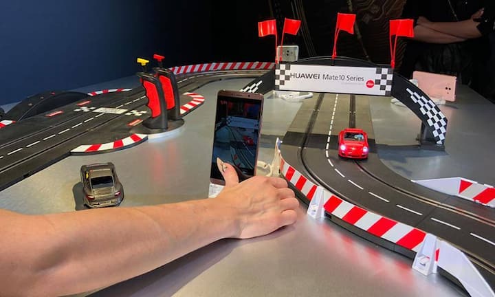 Der Bildstabilisator sorgt dafür, dass auch pfeilschnelle Objekte sauber abgebildet werden, wie Huawei anhand einer Karerra-Bahn demonstriert.