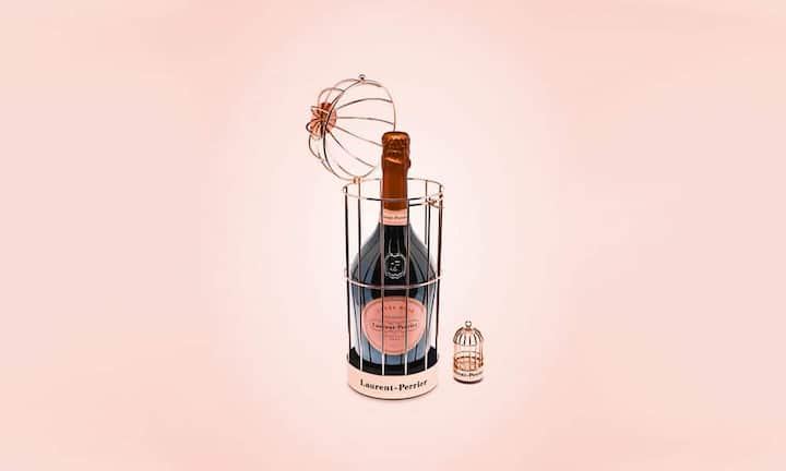 Laurent Perrier Brut Rosé
Nur kurze Zeit gefangen in einem goldigen Käfig, 99 Franken.