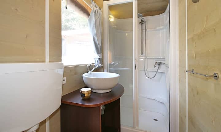 … haben bei manchen Objekten ein eigenes Badezimmer …