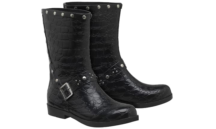 Rockig: Be Only
All die Frauen, die ohne Rock&Roll nicht leben können, sollten sich bei Manor diese Gummistiefel in Bikerstil besorgen. Preis 99 Franken
