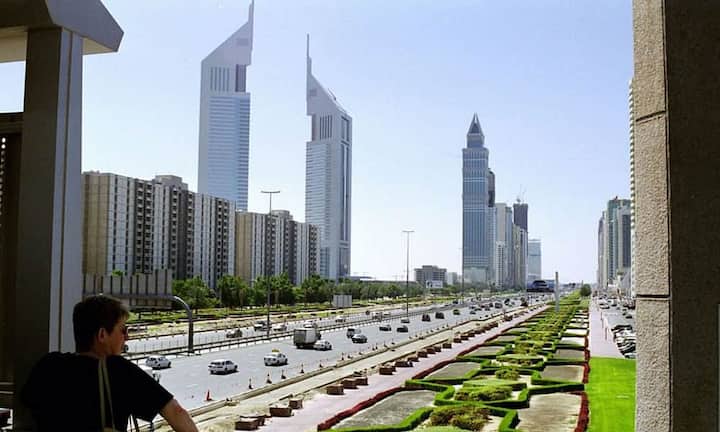 Rang 7: 
Der kürzere der beiden Emirates Tower, «Emirates Tower Two» in Dubai ist 309 Meter hoch, wobei 97 Meter leer stehen. (Bild: Dgabel/Wikimedia/CC)