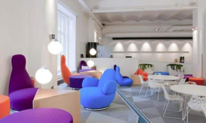 Skype: Die Büros von Skype in Stockholm sehen aus wie die moderne Version eines IKEA-Ladens. Das Design ist einfach und bunt.