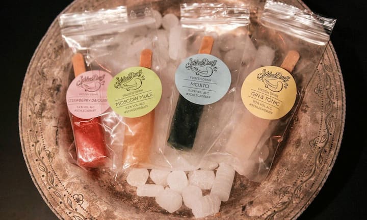 Longdrinks am Stiel: Diesen Sommer kann man sich Drinks in anderem Aggregatszustand einverleiben. Schleckdruff