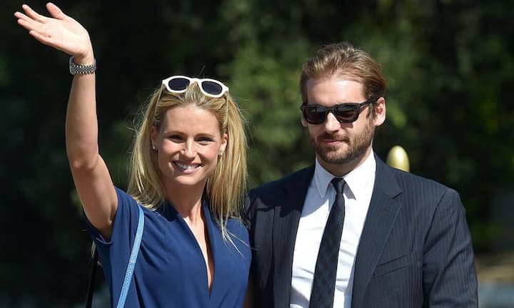 Michelle Trussardi-HunzikerVermögen: 200 - 250 Millionen FrankenSeit der Heirat mit Tomaso Trussardi ist es um die Bernerin ruhiger geworden. Das Familienvermögen stammt vor allem von ihrem Gatten, der ein Viertel am Modekonzern Trussardi hält. Doch La Hunziker hat dazu einen tiefen zweistelligen Millionenbetrag beigesteuert, den sie als viel beschäftigte Entertainerin in italienischen und deutschen Fernsehshows verdient hat. Keystone