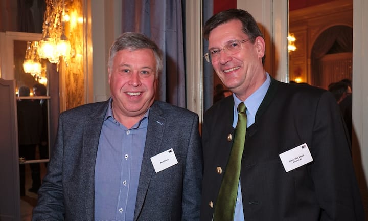 Beat Gauch, Bauer;
Hans-Jörg Mihm, CEO & Delegierter des Verwaltungsrates, Extramet Hartmetallfabrik