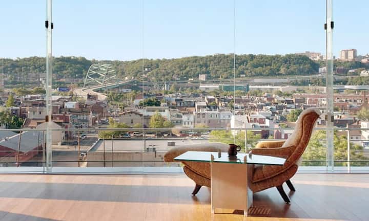 … und bietet den Bewohnern eine tolle Aussicht über die Stadt. Fisher gab dem Gebäude…