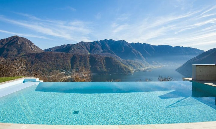 Das Objekt bietet einen Pool wie auch ein Whirlpool.