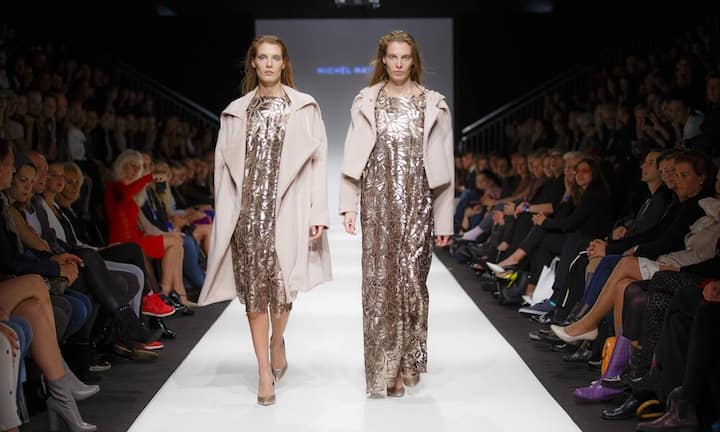 Models präsentieren Kreationen der Designerin Michél Mayer