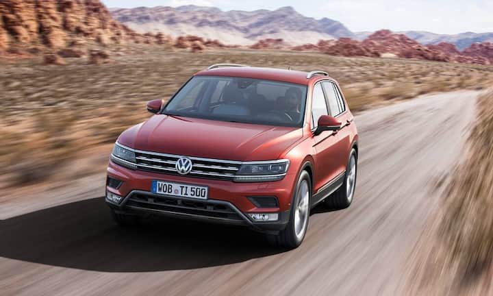 Nummer sicher: VW Tiguan IIEin Trendsetter war der Tiguan nie. Dafür vermied er Schwächen, an denen die Konkurrenz litt - und wurde ein Riesenerfolg. An den soll die 4,5 Meter lange Neuauflage ab Mai anknüpfen: Sie ist markanter geraten als die vergleichsweise weich wirkende erste Generation; mehr Innenraum und Ausstattung dürften ebenso überzeugen wie die Motoren mit anfänglich 150 und 180 PS. In der Schweiz wird ausschliesslich Allradantrieb angeboten; Preis: ab 38'050 Franken.