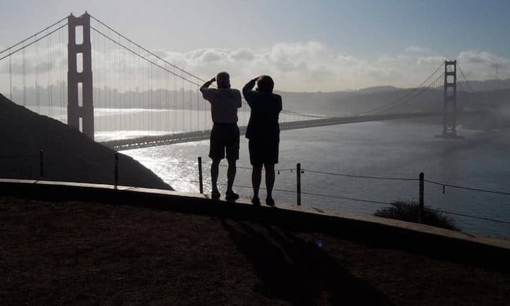 USA
Wenignutzer: Beim Telefonieren in den USA verrechnen die Schweizer Anbieter Salt 18 Franken, Sunrise 24 und Swisscom 30. EU-Anbieter verlangen meist weniger. Am günstigsten ist der italienische Anbieter Wind, der gerade einmal 11 Franken berechnet.