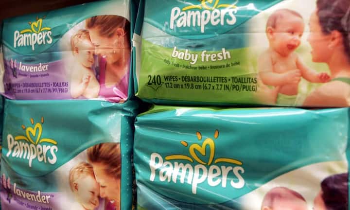 Regelrecht durchgestartet ist die meistverkaufte Windelmarke der USA: Pampers von Procter & Gamble ist laut Interbrand 11,29 Milliarden Dollar wert - Rang 34 für den Neuling.