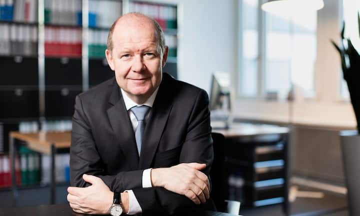 Als oberster Verantwortlicher für das Personal, die Kultur und die Gesundheit kommt er regelmässig mit Profis aus den ungleichen Branchen in Kontakt. Zum Beispiel mit Valentin Vogt, Präsident des Arbeitgeberverbands. Mit ihm trifft sich Zumbrunnen – als Personalchef des grössten Arbeitgebers – regelmässig.