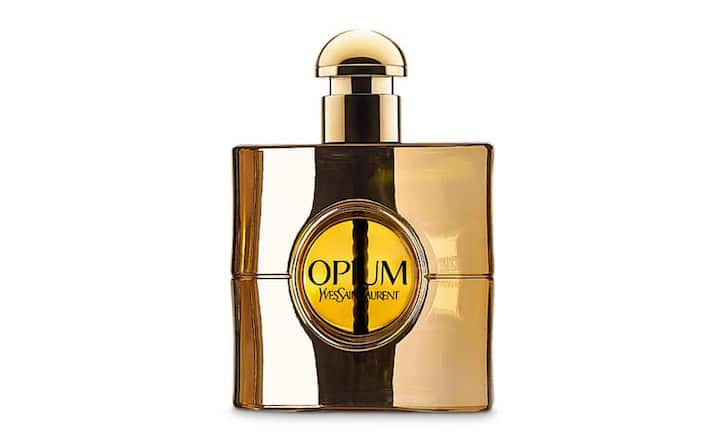 Yves Saint Laurent: Der klassische Duft Opium aus dem Jahr 1977 ist diesen Winter in einem charmanten goldenen Flakon erhältlich. 141 Franken.