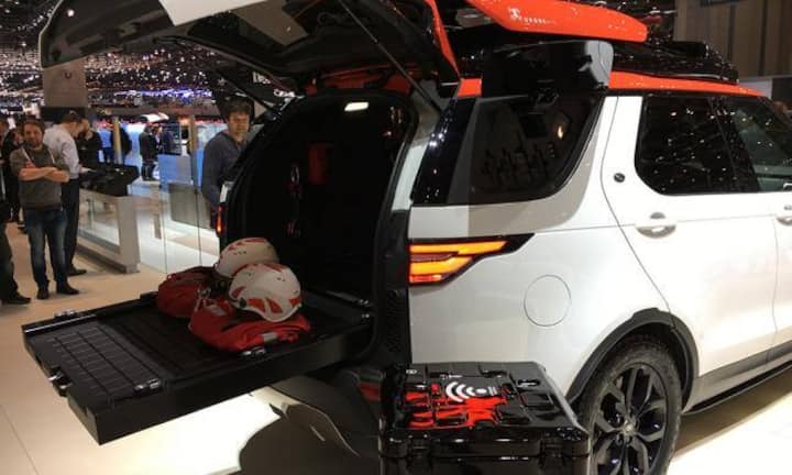 Das Flugobjekt kann in Krisengebieten zur Luftaufklärung genutzt werden, um sich einen ersten Überblick der Lage zu verschaffen oder Opfer aufzuspüren.