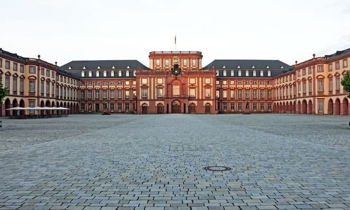 Platz 9Mannheim Business School (Deutschland): 73'645 Euro