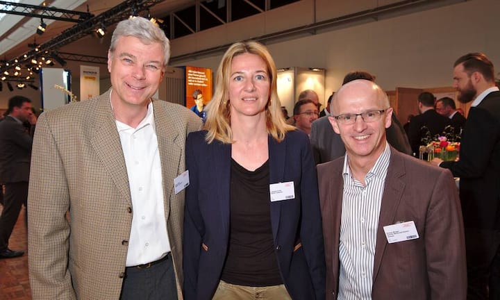 Fredy Götti, CEO, Kreson Vertriebs AG;
Jasmine Fuchs, Verkaufsleiterin, MUSK Collection;
Roman Morger, Projektleiter Wirtschaftsförderung, Amt für Wirtschaft Kanton Schwyz