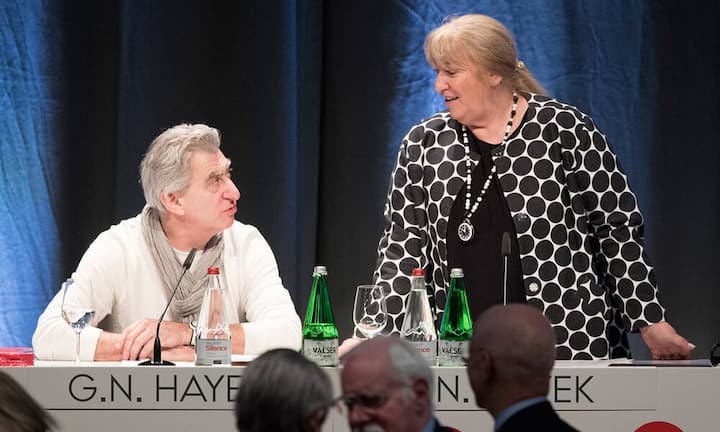 CEO: Hayek-Pool
Unternehmen: Swatch Group
Anzahl Aktien: 62'136'850
Der Hayek-Pool kontrolliert insgesamt 40,1 Prozent der Stimmrechte
Dividende: 83'884'700 Franken