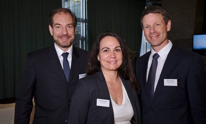 Christoph Baggenstos, Regional Head Corporate Clients Central Switzerland, Credit Suisse AG;
Claudia Baggenstos, Administrator, Zutt & Partner AG;
Stefan Feldmann, Head Property Management, Flughafen Zürich AG (v.l.n.r.)