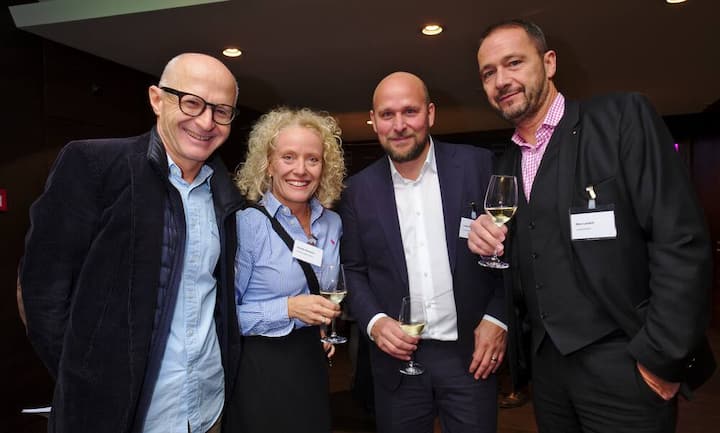 Markus Rege, Marketingleiter, Zoo Zürich;
Claudia Wartmann, Head of Indirect Procurement, Charles Vögele Trading;
Lukas Meier, Inhaber & CEO, Aroma Productions;
Marc Landolt, Geschäftsleiter, Landolt Weine