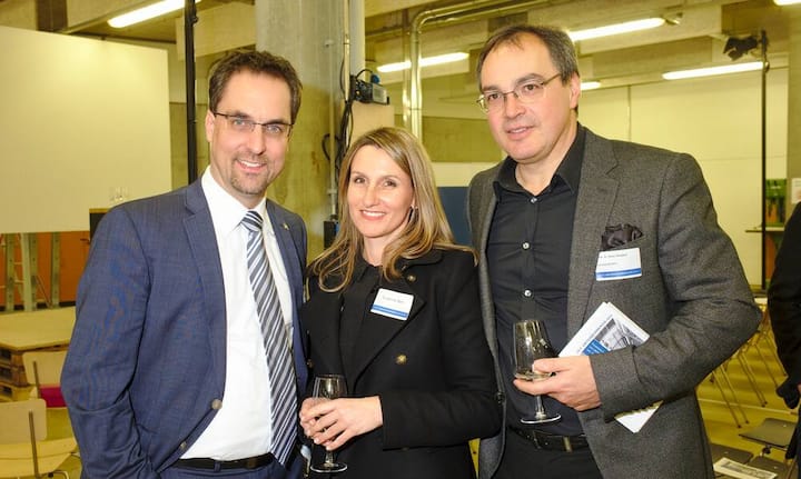 Bernhard Emch, Geschäftsleiter, EMCH Aufzüge AG;
Susanne Belli, Program Manager, Department of Management and Entrepreneurship, Uni Bern;
Artur Baldauf, Direktor, Uni Bern