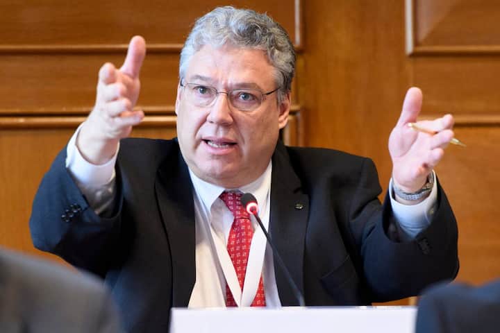 Staenderat Filippo Lombardi, CVP-TI, spricht waehrend der Sitzung des Auslandschweizerrates, am Samstag, 10. Maerz 2018 in Bern. (KEYSTONE/Anthony Anex)