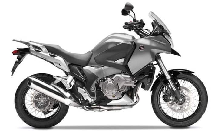 Für den eiligen Touristen: Es muss nicht immer die Wüste sein: Wem die BMW GS zu sehr auf Abenteuer macht, der sollte sich die Honda Crosstourer anschauen. Kürzere Federwege, ein V4-Motor mit mächtig Druck. Dieser Reisedampfer für Asphaltstrassen freut sich über Zwischenspurts. 18 590 Franken.