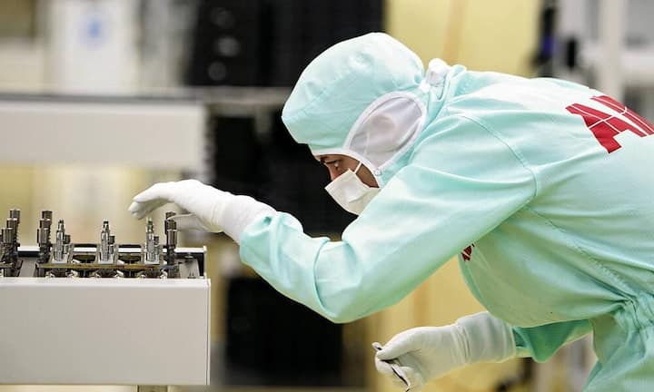 ABB: Der Industriekonzern schneidet in den Augen von Inrate gut ab: Note B-. ABB setze sich hohe Standards. Beim CO2-Ausstoss liegt ABB weit unter Hitachi.