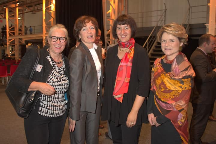Karin Lenzlinger, Präsidentin Zürcher Handelskammer & CEO, Lenzlinger Söhne AG; Franziska A. Tschudi Sauber, CEO, WICOR Holding AG; Jasmin Staiblin, CEO, Alpiq Holding AG; Marie-Gabrielle Ineichen-Fleisch, Direktorin, Eidg. Departement für Wirtschaft, Bildung und Forschung