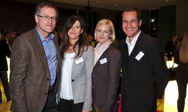 Stefan Schmid, Kuoni Mueller & Partner Residential AG;
Manuela Gualeni, Director, UBS;
Daniela Ciotto, Chief Creative Officer, jls digital ag;
Guido Stillhard, CEO, jls digital ag (v.l.n.r.)