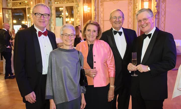Martin Haefner, AMAG Automobil- und Motoren AG;
Marianne Haefner;
Renée Queloz-Fürrer;
Marcel Queloz-Fürrer;
Bruno Chiomento, Ernst & Young AG