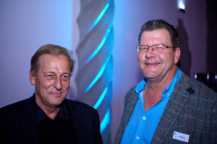 Preisverleihung des 5vor12-Preis fuer Deregulierung von StrategieDialog21 und dem Swiss Venture Club im Rathaus Bern. Vincent Leuenberger und Fred Blaser. © Adrian Moser / Bilanz